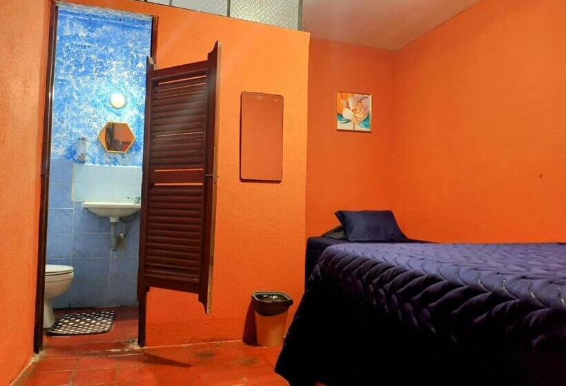 هتل Cristales De Antigua La Calzada