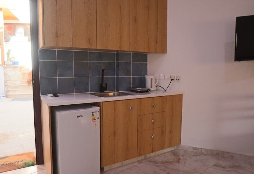 هتل La Hacienda Cyprus