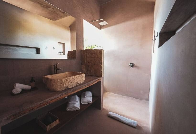 Nikau Hotel El Cuyo   Adults Only