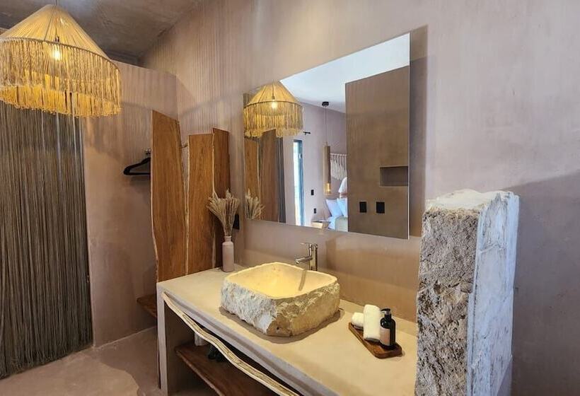 Nikau Hotel El Cuyo   Adults Only