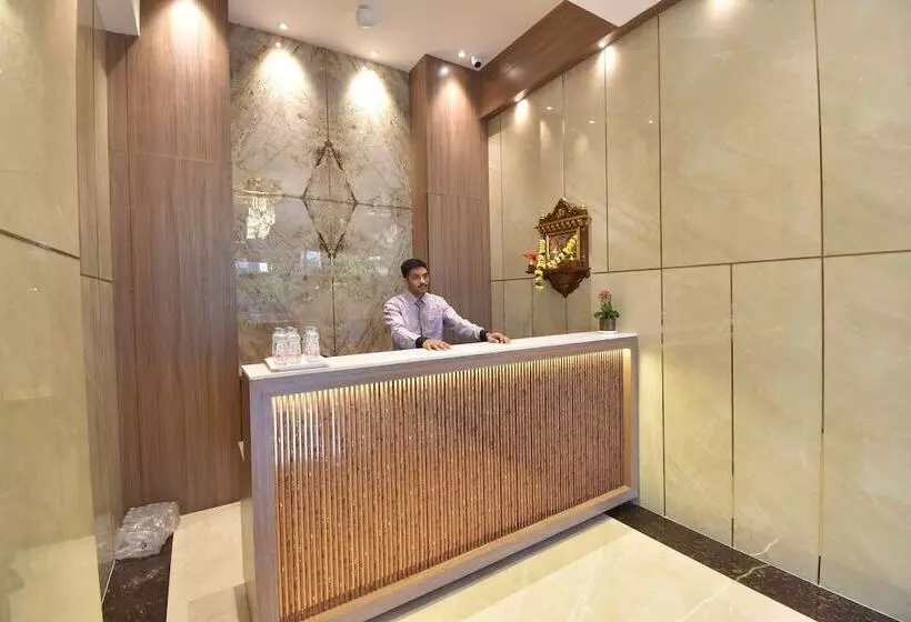 ペンション La Dhalia By Glitz Hotels