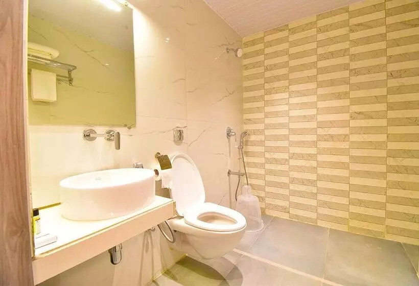 ペンション La Dhalia By Glitz Hotels