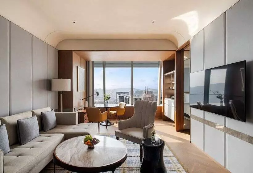 Four Seasons Hotel Dalian