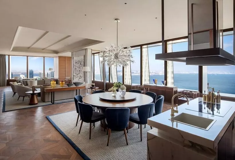 Four Seasons Hotel Dalian