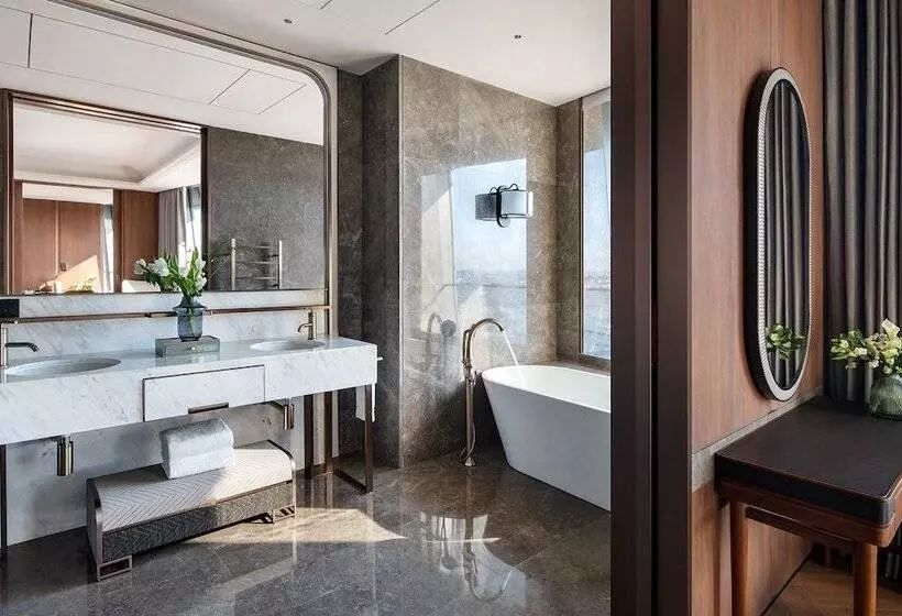 Four Seasons Hotel Dalian