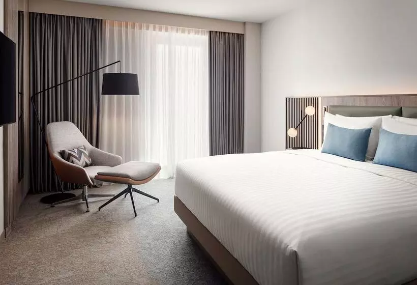 هتل Courtyard By Marriott Yerevan