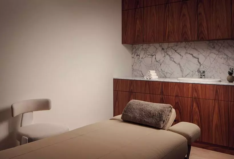 هتل Courtyard By Marriott Yerevan