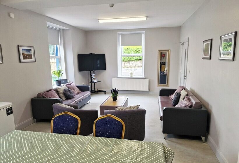 הוסטל Trivia House