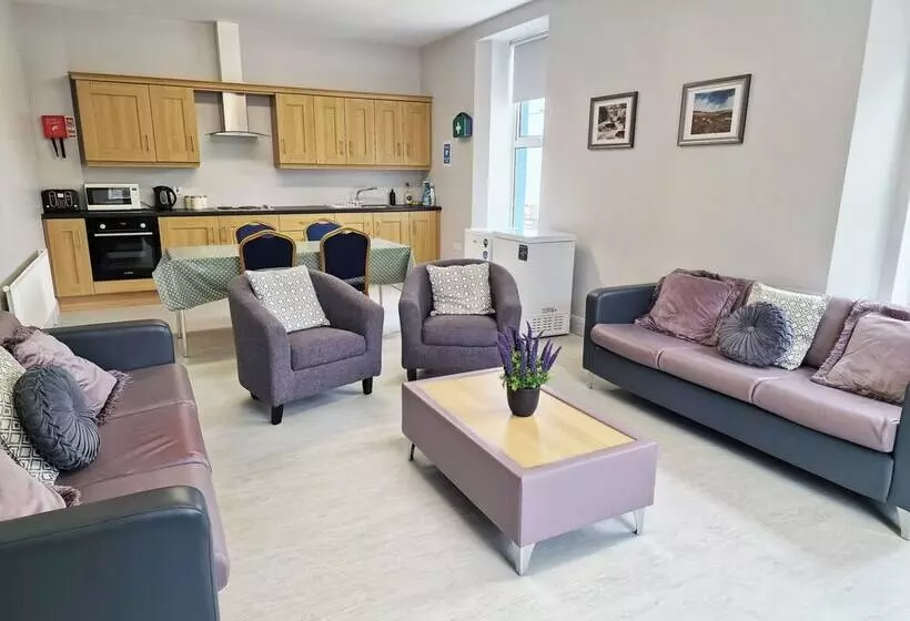 Retkeilymaja Trivia House