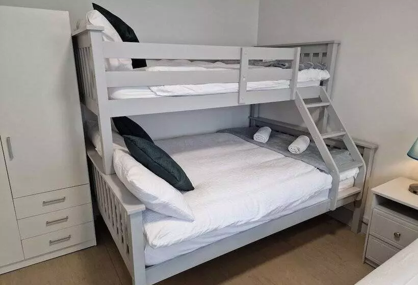 Retkeilymaja Trivia House