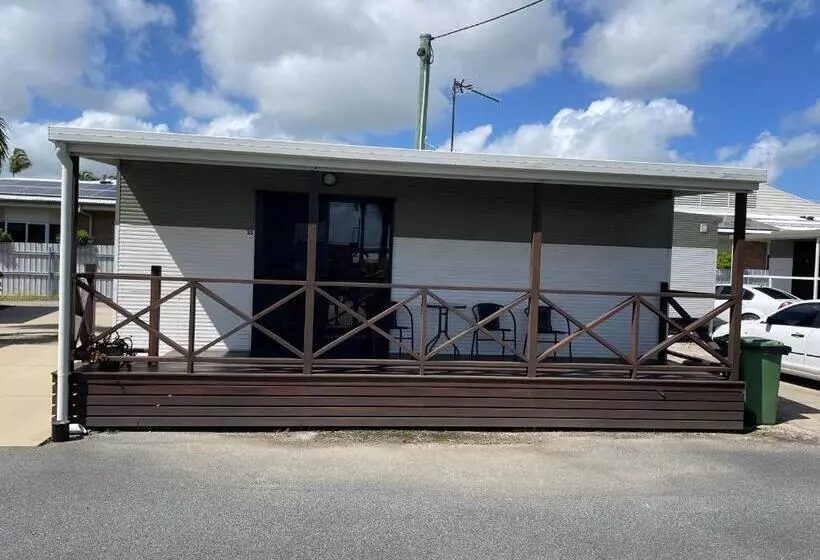 مُتل Premier Caravan Park