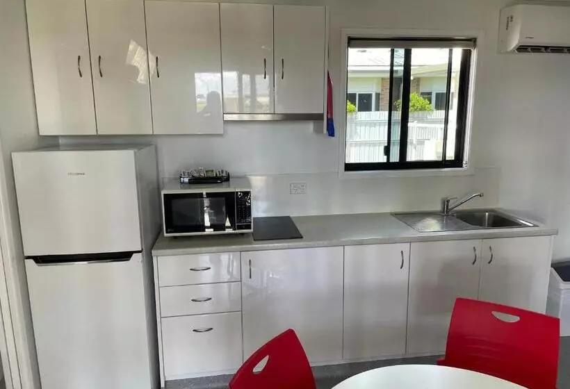 مُتل Premier Caravan Park