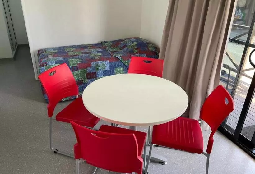 مُتل Premier Caravan Park