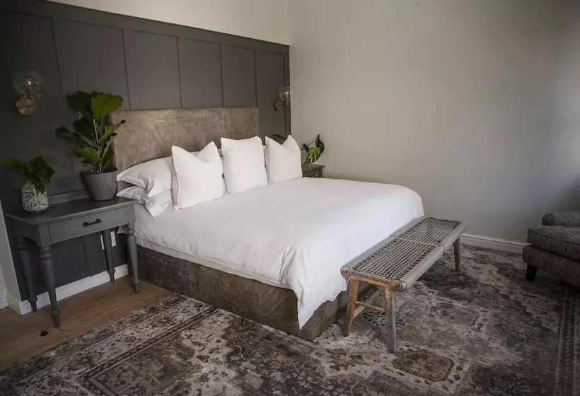 The Grand Hotel Robertson