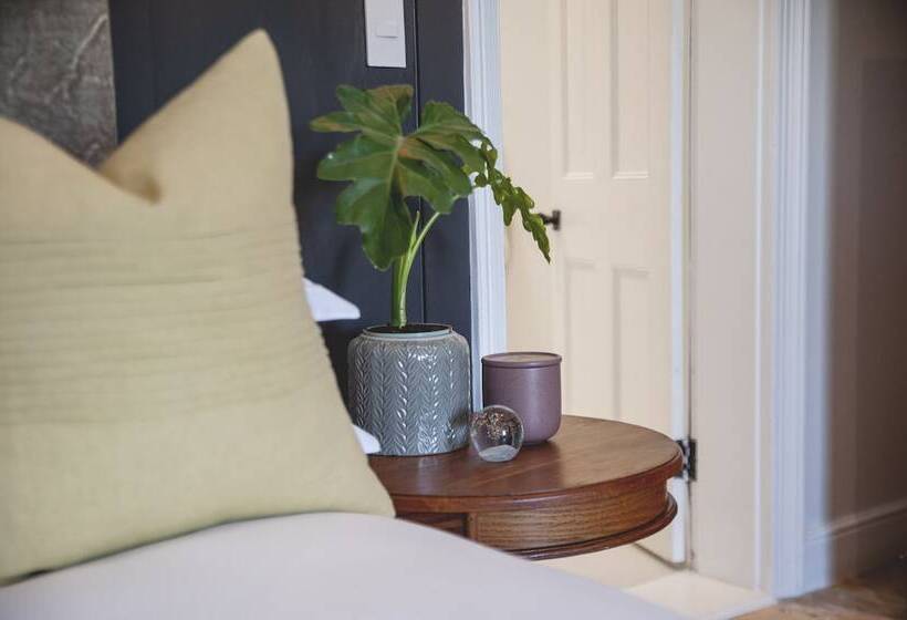 The Grand Hotel Robertson