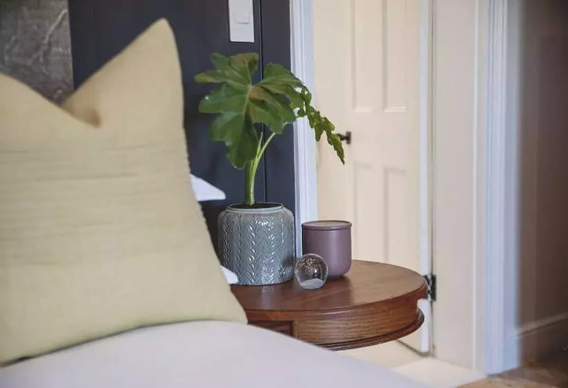 The Grand Hotel Robertson