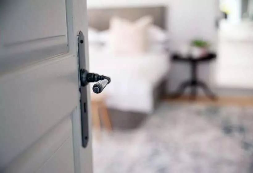 The Grand Hotel Robertson