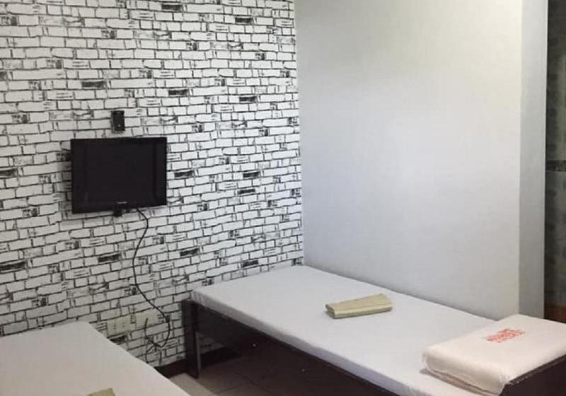 הוסטל Berlay Backpackers & Dormitel