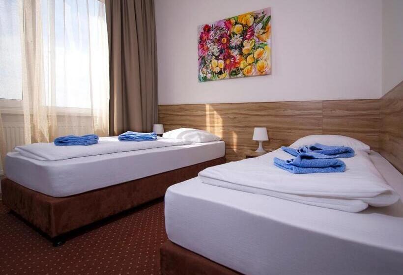 Aviator Garni Hotel Bratislava