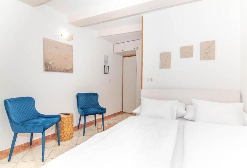 تختخواب و صبحانه Bed And Brekfast Donatella