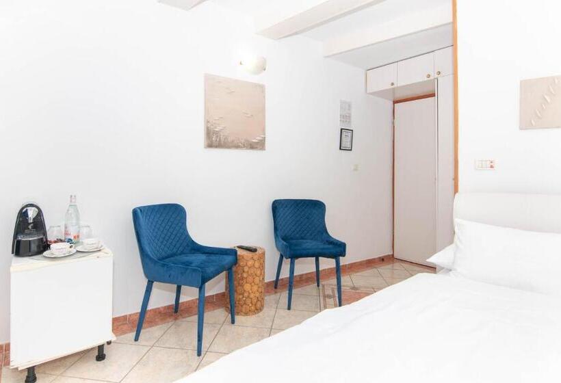 تختخواب و صبحانه Bed And Brekfast Donatella