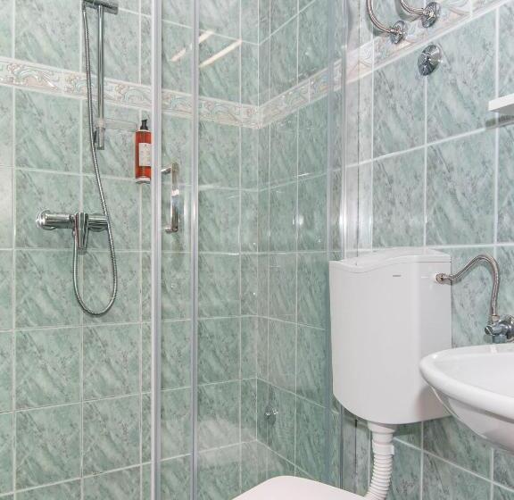 تختخواب و صبحانه Bed And Brekfast Donatella