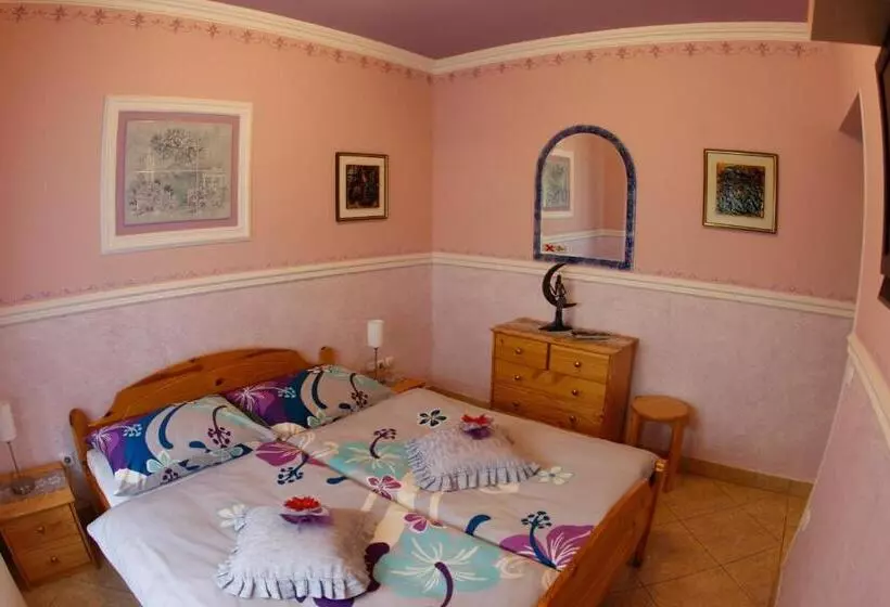 تختخواب و صبحانه Rooms Beros