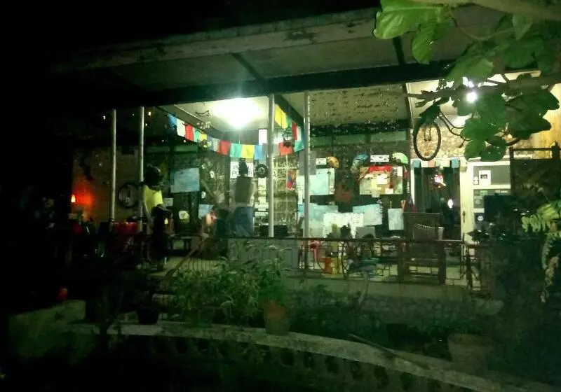 ベッドアンドブレックファースト Bugoy Bikers Hostel