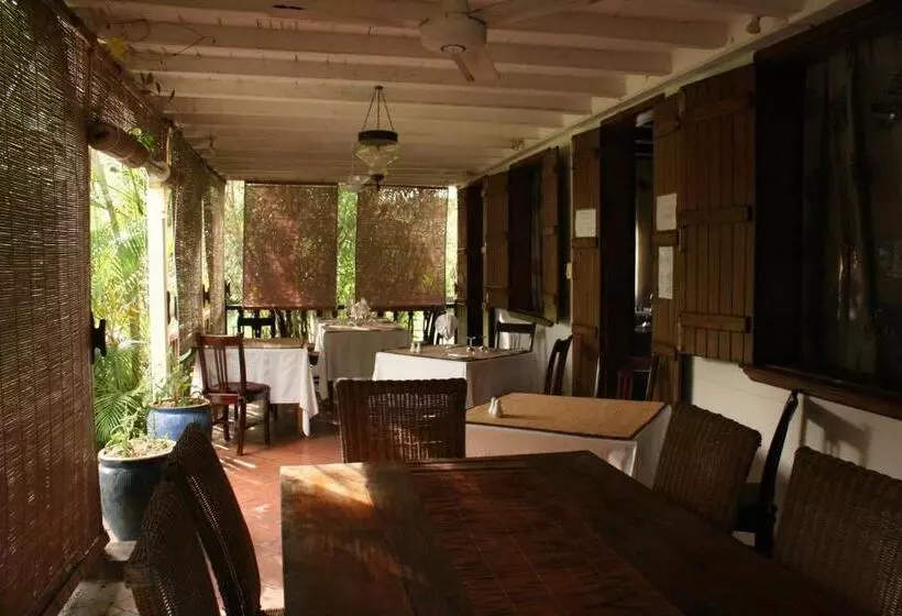تختخواب و صبحانه Le Jardin De Beau Vallon