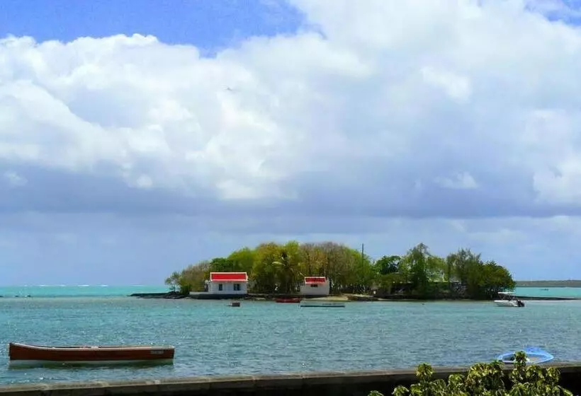 تختخواب و صبحانه Le Jardin De Beau Vallon