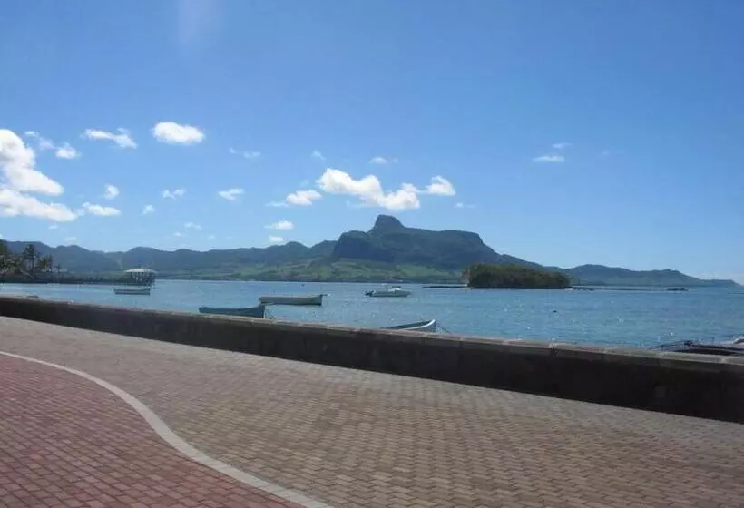 تختخواب و صبحانه Le Jardin De Beau Vallon