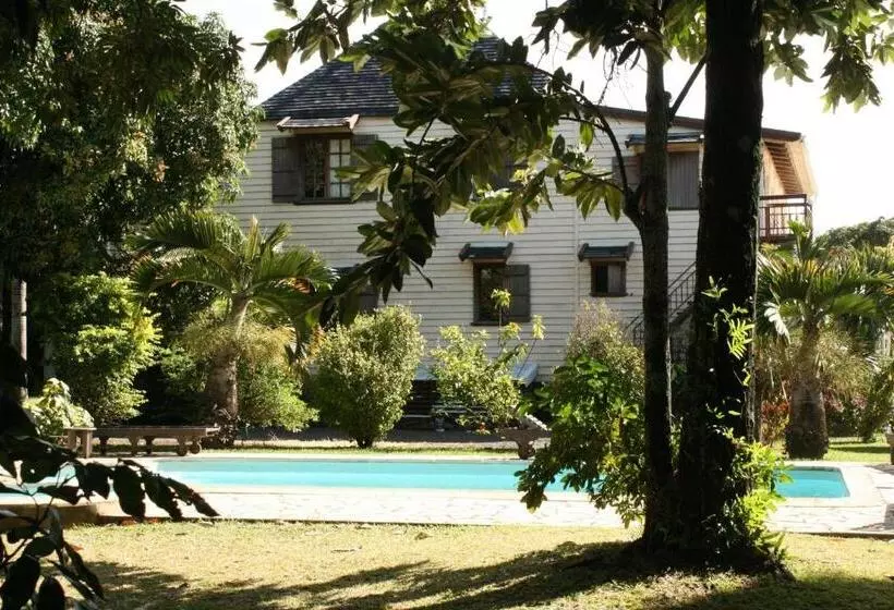تختخواب و صبحانه Le Jardin De Beau Vallon