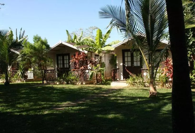 تختخواب و صبحانه Le Jardin De Beau Vallon