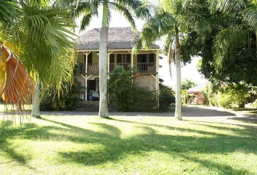 تختخواب و صبحانه Le Jardin De Beau Vallon