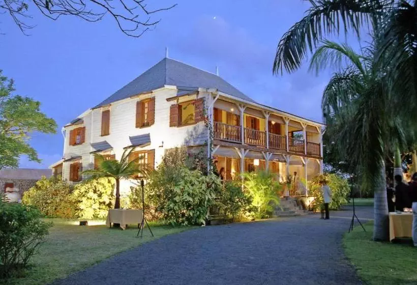 تختخواب و صبحانه Le Jardin De Beau Vallon