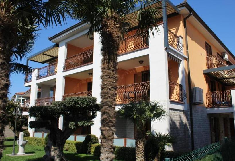 تختخواب و صبحانه Pension Silvia