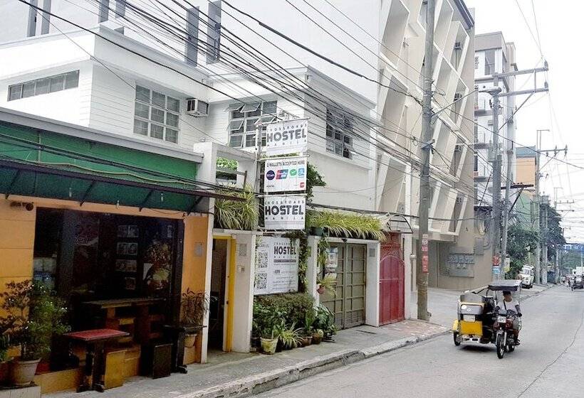 Crossroads Hostel Manila