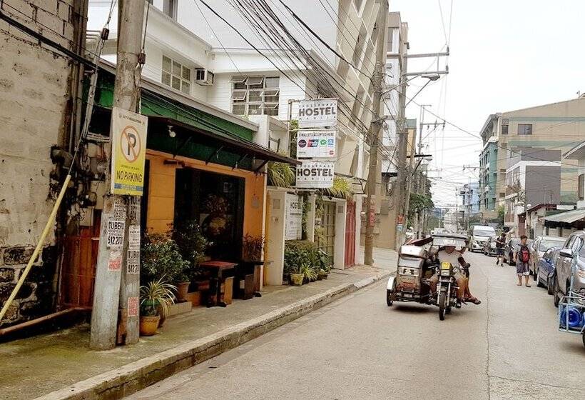 Crossroads Hostel Manila