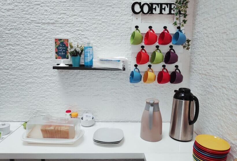 Crossroads Hostel Manila