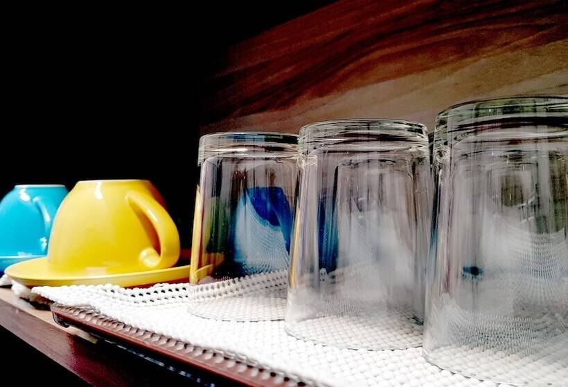 Crossroads Hostel Manila