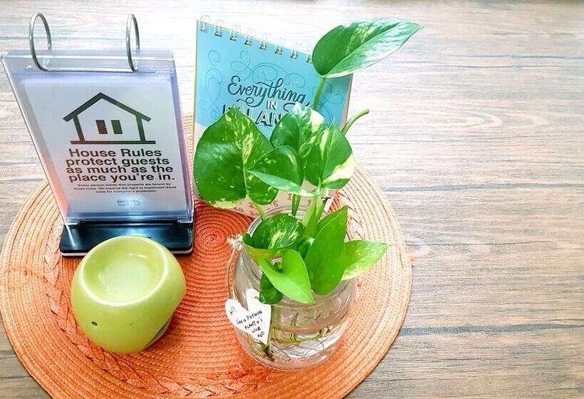 Crossroads Hostel Manila