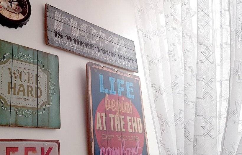 Crossroads Hostel Manila