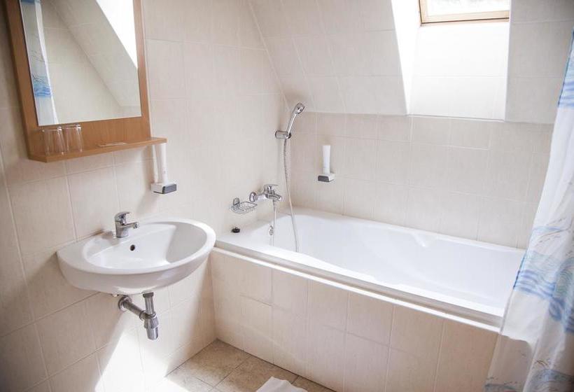 בית מלון כפרי Eminent