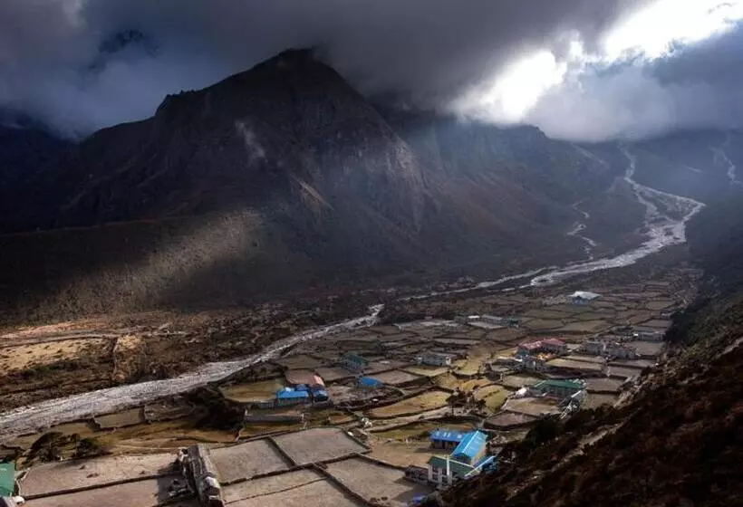 هتل Mountain Lodges Of Nepal   Lukla