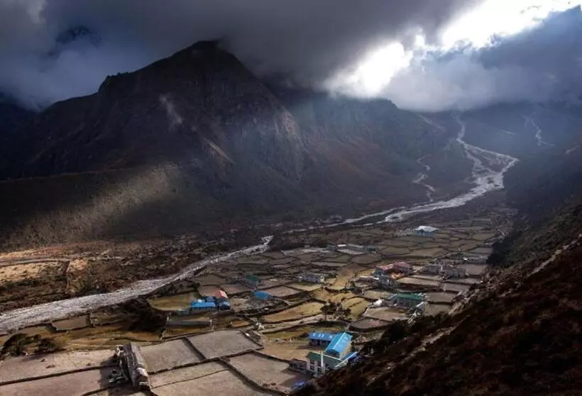 هتل Mountain Lodges Of Nepal   Lukla