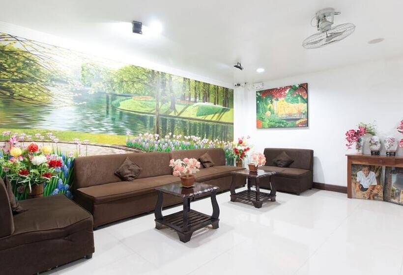 호텔 Reddoorz Plus Near Vigan City Commercial Center