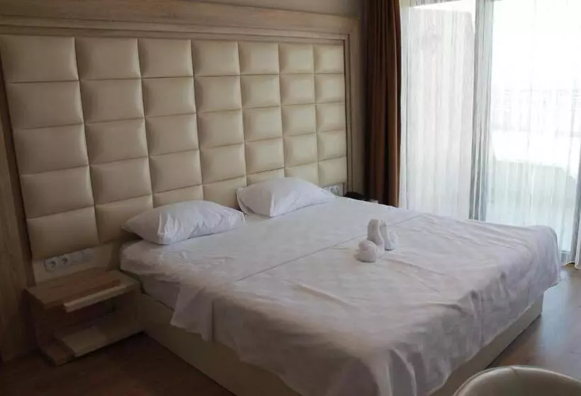 Mirage Hotel   Struga