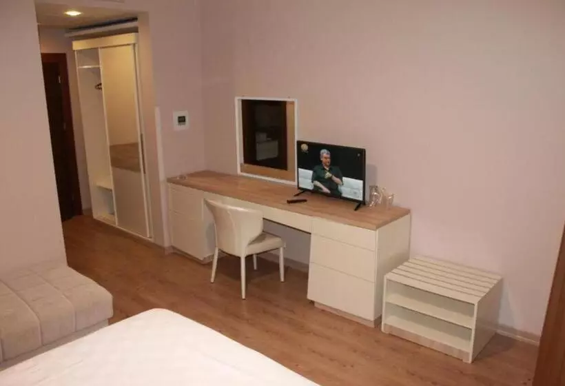 Mirage Hotel   Struga