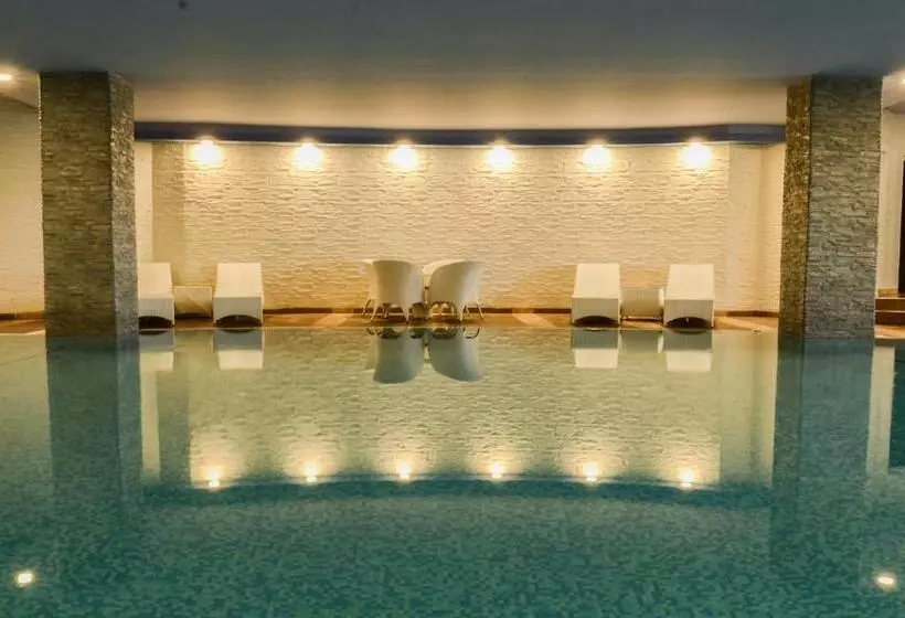 Mirage Hotel   Struga
