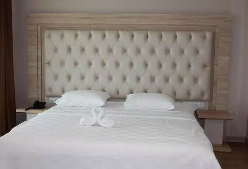 Mirage Hotel   Struga